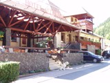 hotel exteriér leto